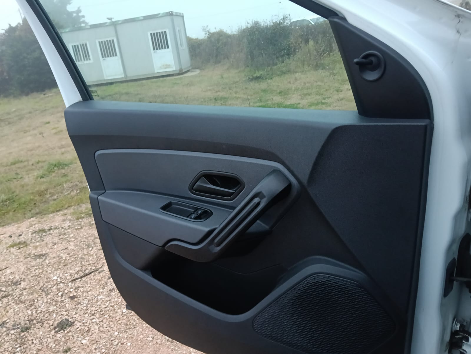 Dacia Duster 4x4 neopatentati ok (VENDUTA) - immagine 16