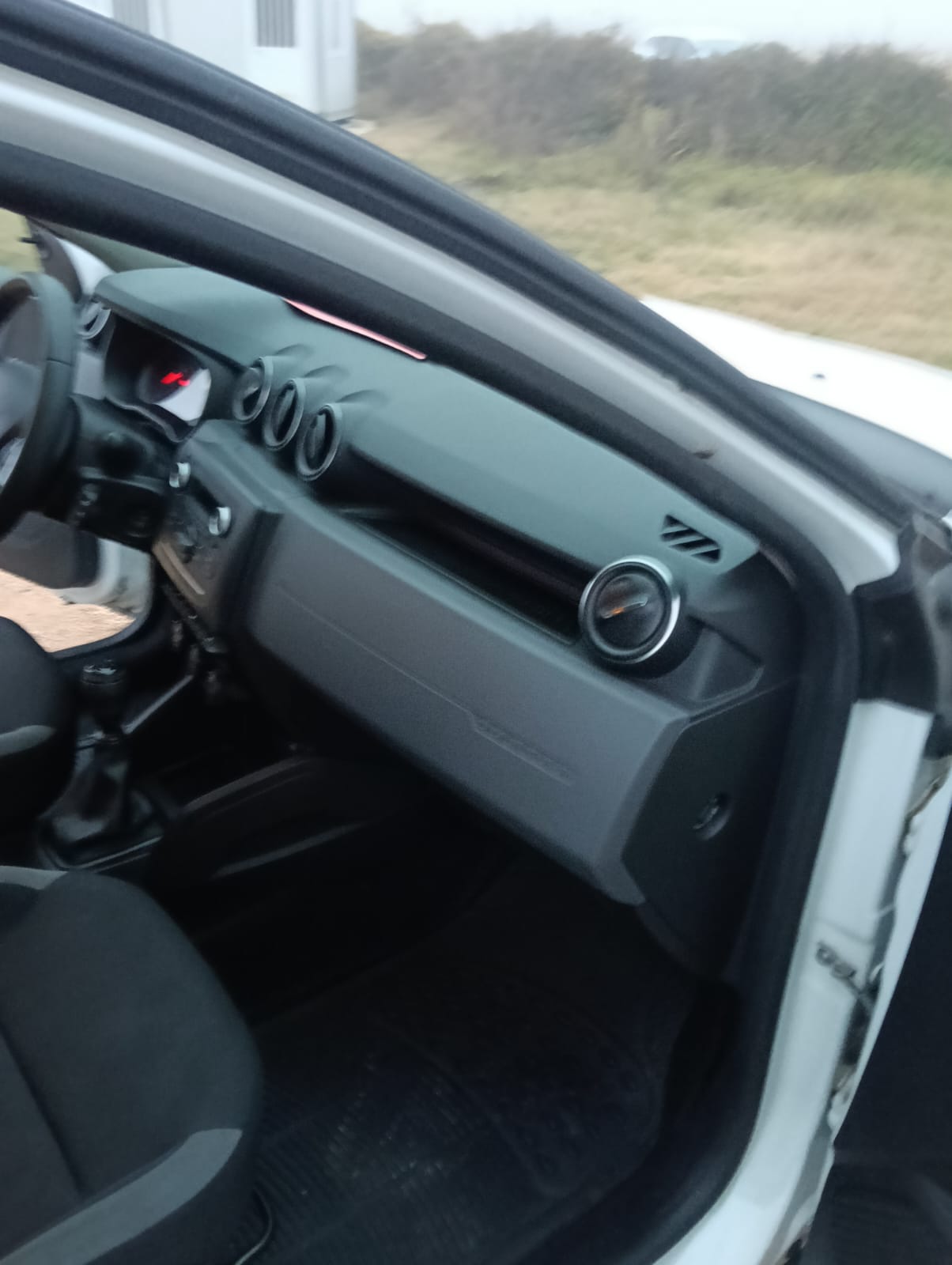 Dacia Duster 4x4 neopatentati ok (VENDUTA) - immagine 11