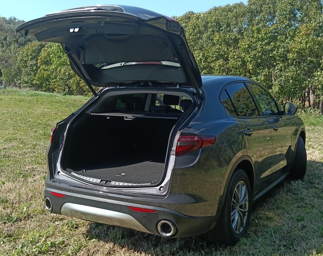 Alfa Romeo STELVIO 2.2 Turbo Diesel 160 CV - immagine 4