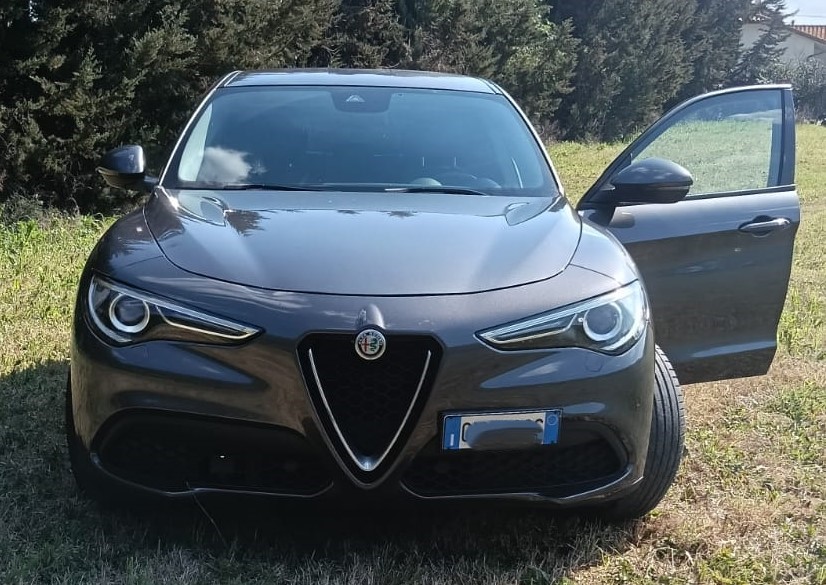 Alfa Romeo STELVIO 2.2 Turbo Diesel 160 CV - immagine 3