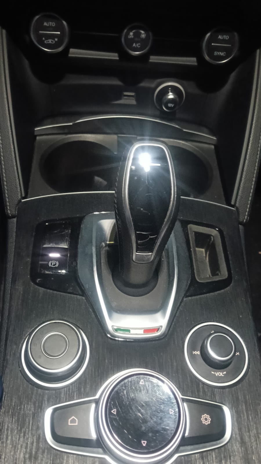 Alfa Romeo STELVIO 2.2 Turbo Diesel 160 CV - immagine 13